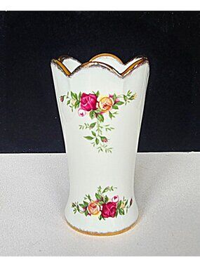 Royal Albert Old Country Roses Scalloped Vase 4.5" Bone China Gold Trim Floral D